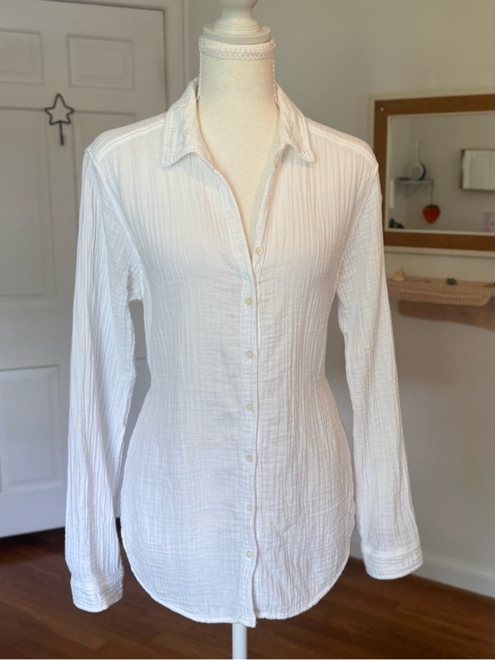 Xirena White Scout Shirt Lightweight Chelsea Cotton Gauze Button Up Size Small